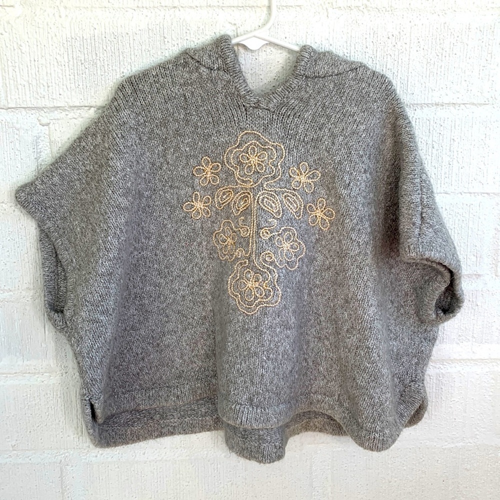 OshKosh B'gosh Gray Embroidered Acrylic Cotton Shrug Hooded Sweater sz 3T